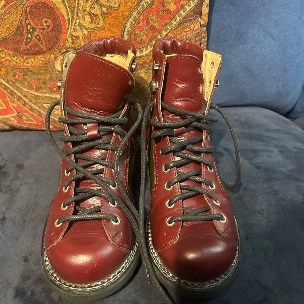 Fluevog reddish brown with green swirl ankle boots.  Size 7 women’s